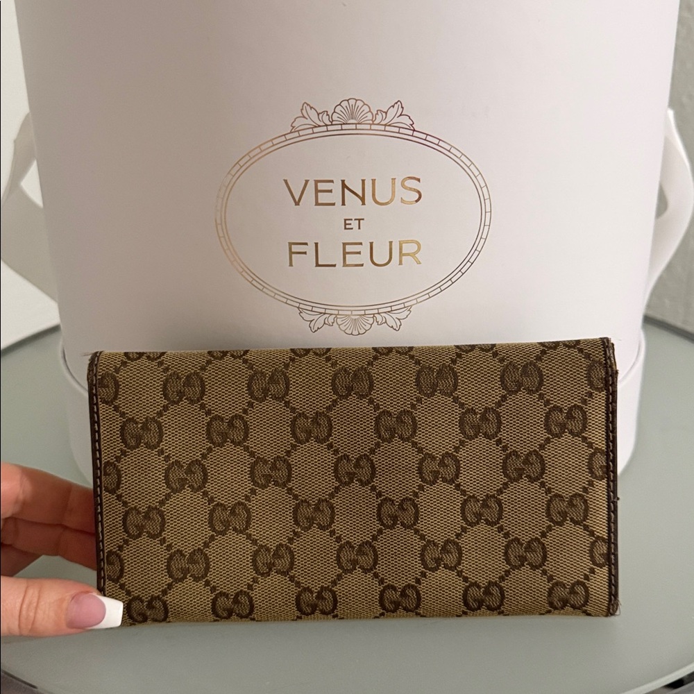 Gucci Beige and Brown GG Canvas Continental Wallet with Gold Logo - Picture 2 of 9
